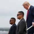 Secret Service Scandal: Agent Attempts to Sneak Wife onto Presidential Flight 4 Secret Service Scandal: Agent Attempts to Sneak Wife onto Presidential Flight