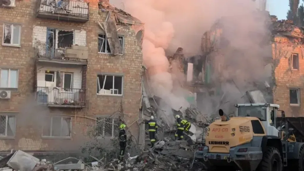 European Leaders Condemn Russian Strikes: 21 Dead and EU HQ Damaged 6 European leaders outraged after Russian strikes kill 21 and damage EU's HQ