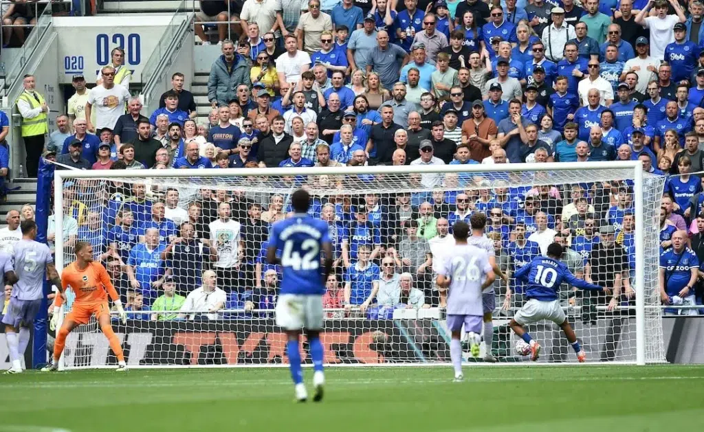 Everton Shines at New Stadium Opener with 2-0 Win Over Brighton 4 Everton Shines at New Stadium Opener with 2-0 Win Over Brighton