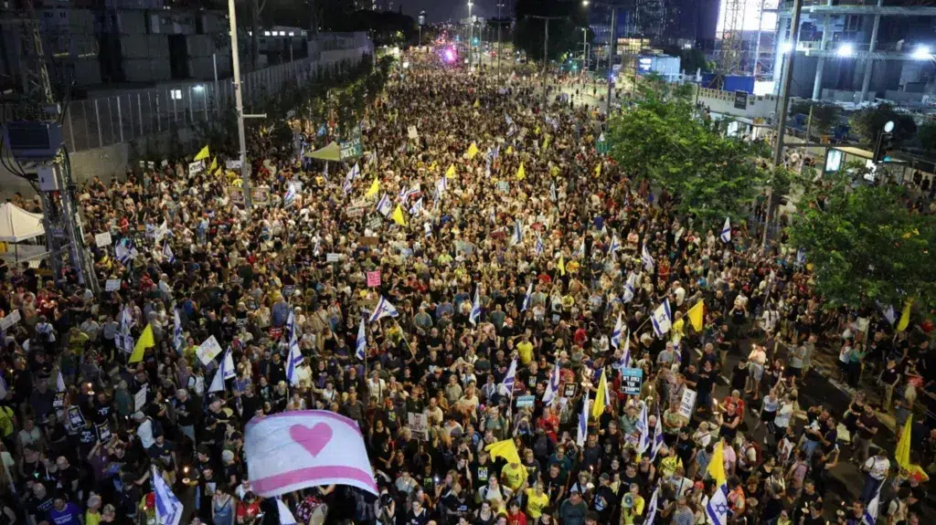 Israel Protests Surge: Public Opposition Grows Against Gaza War Expansion 20 Israel Protests Surge: Public Opposition Grows Against Gaza War Expansion