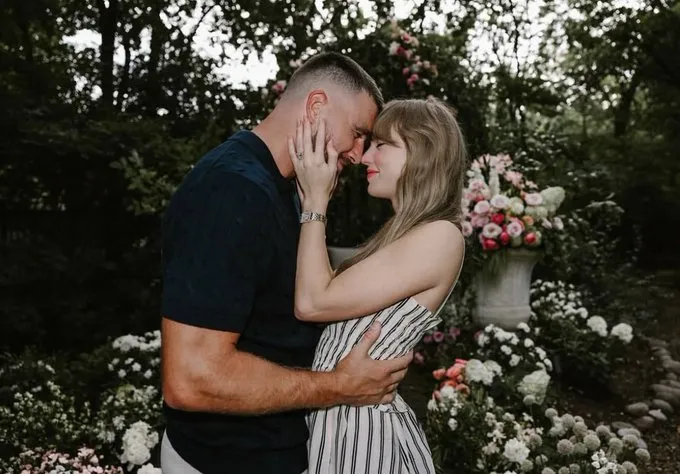 Taylor Swift and Travis Kelce Announce Engagement