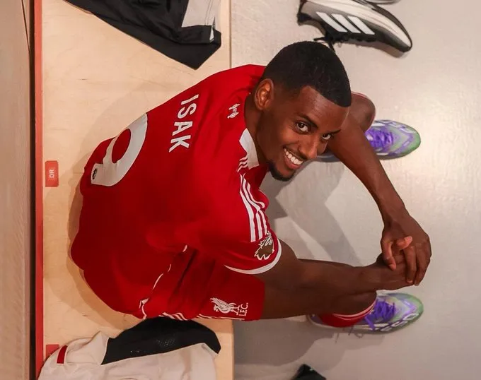 Alexander Isak makes first start as Liverpool player