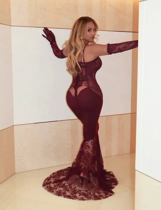 Beyoncé stuns in new birthday photos.