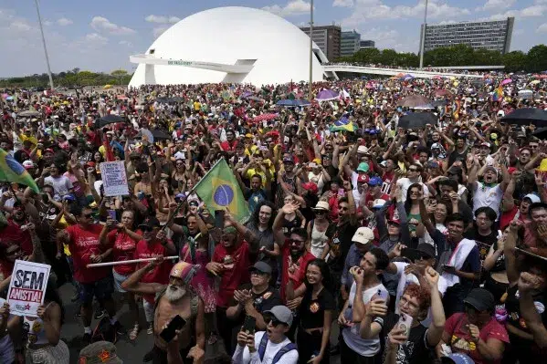 Brazil Erupts in Mass Protests Against Amnesty Bill for Bolsonaro and Coup Attempt Convicts 1 Brazil Erupts in Mass Protests Against Amnesty Bill for Bolsonaro and Coup Attempt Convicts