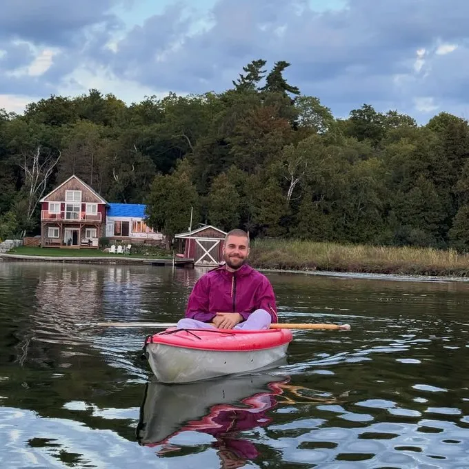 Bieber Spotted Kayaking During Leisure Break 1 Bieber Spotted Kayaking During Leisure Break
