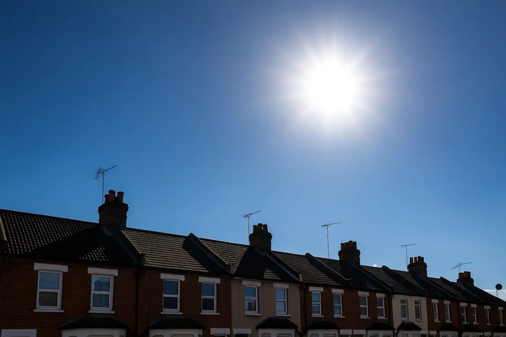 UK Records Its Hottest Summer Ever: Insights from the Met Office 1 UK Records Its Hottest Summer Ever: Insights from the Met Office