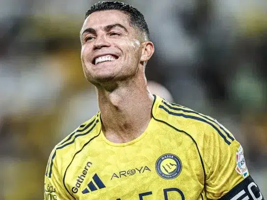 Cristiano Ronaldo Becomes Footballs First Active Billionaire with $1.4 Billion Net Worth 11 Cristiano Ronaldo Becomes Football’s First Active Billionaire with $1.4 Billion Net Worth