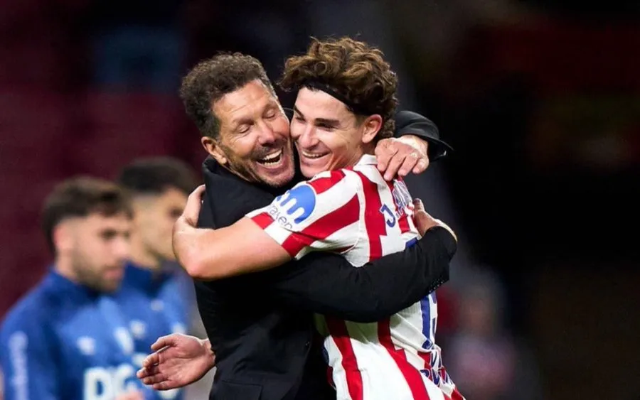Diego Simeone Speaks on Julián Álvarez Contract Situation - Says Striker Is Happy to Be Here 6 Diego Simeone Speaks on Julián Álvarez Contract Situation - Says Striker Is Happy to Be Here