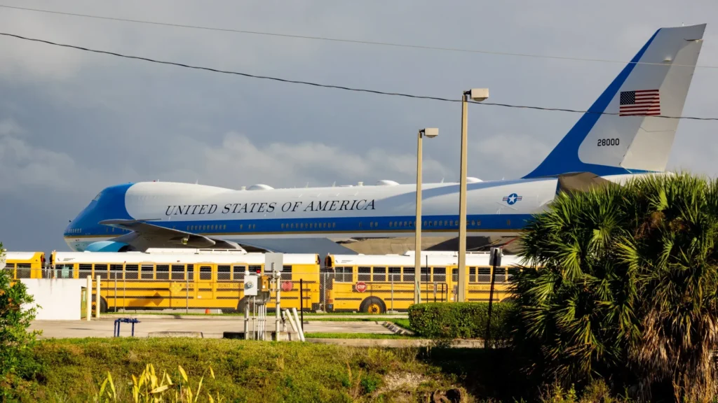 FBI Dismantles Hunting Stand Overlooking Trumps Air Force One in Palm Beach