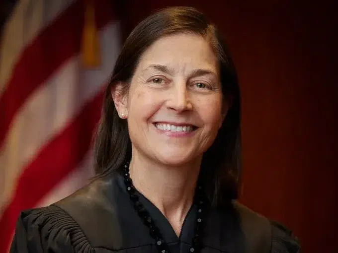 Federal Judge Blocks Trumps National Guard Deployment to Portland After ICE Clashes