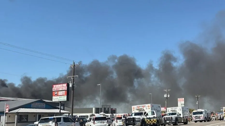 Small Plane Crashes in Fort Worth, Killing Two and Igniting Blaze Among Trucks 1 Small plane crashes in Fort Worth reportedly leaving 2 dead and trucks ablaze