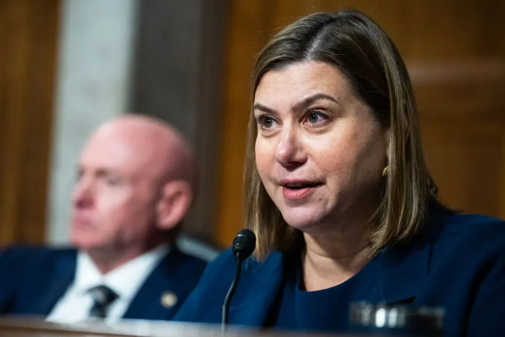 Democrats Decry FBI Inquiry as Intimidation After Urging Troops to Refuse Unlawful Orders