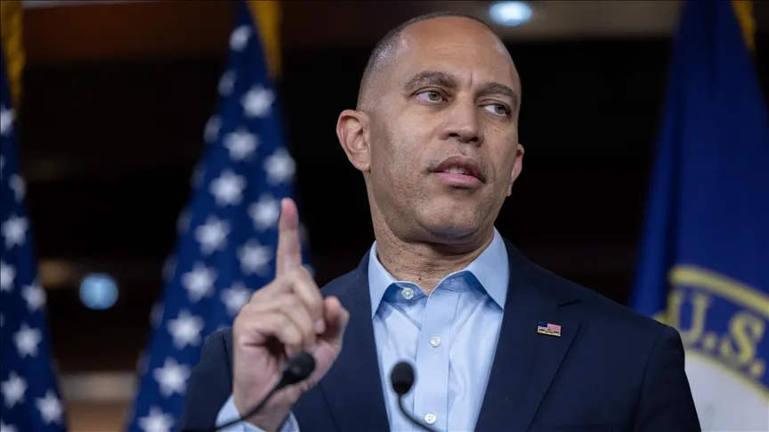 House Minority Leader Jeffries Speaks Ahead of Pivotal Vote to End Historic Government Shutdown 2 House Minority Leader Jeffries Speaks Ahead of Pivotal Vote to End Historic Government Shutdown