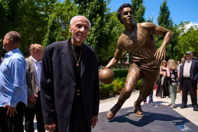 Lenny Wilkens, Hall-of-Fame NBA Player and Coach, Dies at Age 88 1 Lenny Wilkens legendary NBA player and coach dies at 88