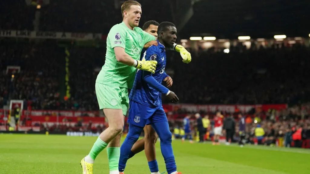 Everton Midfielder Idrissa Gueye Receives Red Card for Violent Conduct After Slapping Teammate Michael Keane in Bizarre Premier League Clash at Old Trafford 2 Everton Midfielder Idrissa Gueye Receives Red Card for Violent Conduct