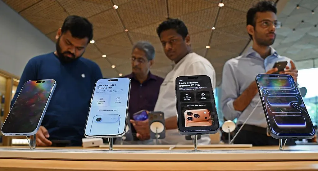 India tells smartphone makers to put state-run cyber safety app on new devices 6 India tells smartphone makers to put state-run cyber safety app on new devices