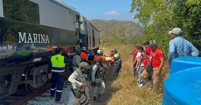 Mexico Train Derailment Leaves Thirteen Dead and Dozens Injured in Oaxaca State 10 Mexico Train Derailment Leaves Thirteen Dead and Dozens Injured in Oaxaca State