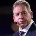 Troy Aikman and Russell Yurk Blast Controversial Pass Interference Penalty in 49ers vs Colts Monday Night Football Clash 4 Troy Aikman and Russell Yurk Blast Controversial Pass Interference Penalty in 49ers vs Colts Monday Night Football Clash