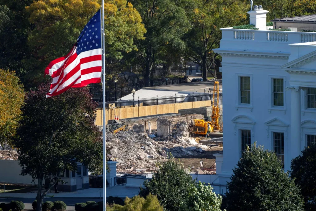 Trump Replaces Lead Architect on $300 Million Gilded White House Ballroom Project