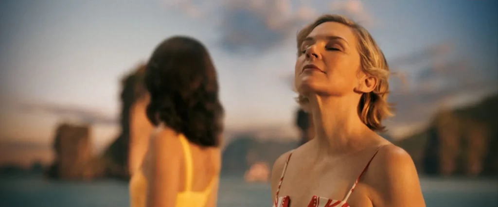 Pluribus Season 1 Finale Review: Carol Faces Explosive Choice in ‘La Chica o El Mundo’