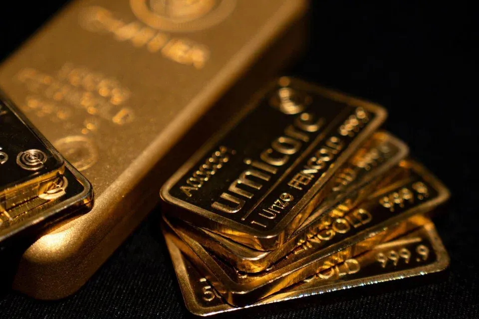 Gold Plunges and US Dollar Surges on Kevin Warsh Fed Reports 4 Gold Plunges and US Dollar Surges on Kevin Warsh Fed Reports