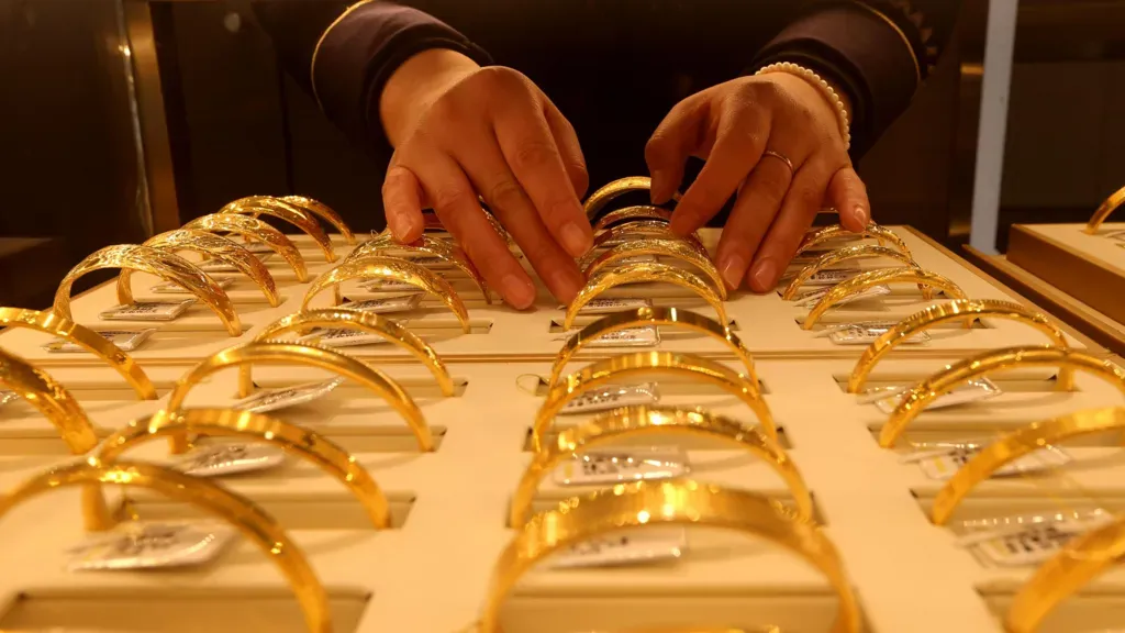 Gold Prices Surge Past $4400 as Maduro Capture Triggers Safe-Haven Demand 1 Gold Prices Surge Past $4400 as Maduro Capture Triggers Safe-Haven Demand