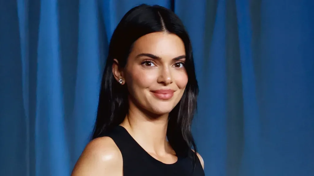 Kendall Jenner Addresses Lesbian Rumors in Candid New Interview 7 Kendall Jenner Addresses Lesbian Rumors in Candid New Interview
