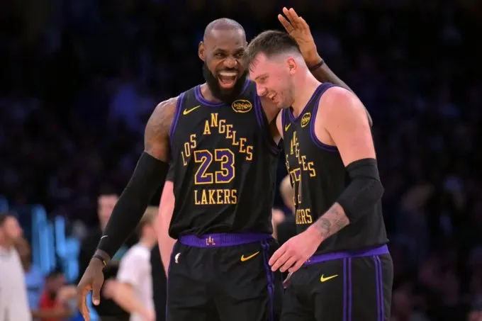 LeBron James and Luka Doncic Each Top 30 Points in Lakers Victory Over Grizzlies 4 LeBron James and Luka Doncic Each Top 30 Points in Lakers Victory Over Grizzlies