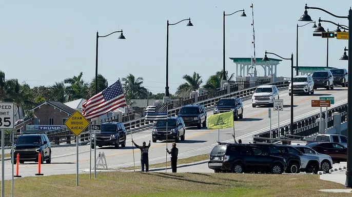 Trump Motorcade Rerouted Due to Suspicious Object in Florida 2 Trump Motorcade Rerouted Due to Suspicious Object