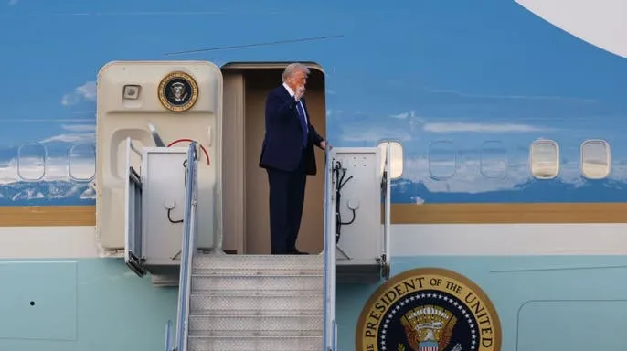 Trump Motorcade Rerouted Due to Suspicious Object in Florida 1 Trump Motorcade Rerouted Due to Suspicious Object