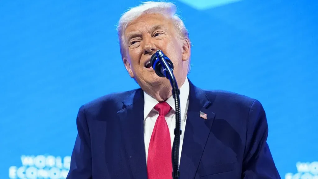 Trump Rules Out Force in Greenland Bid but Renews Tariff Threats
