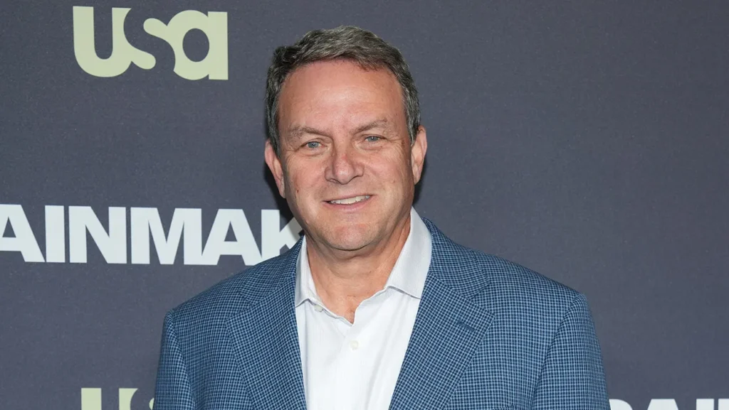 Versant CEO Mark Lazarus Touts Growth Strategy as Comcast Finalizes Cable Network Separation 1 Versant CEO Touts Scale Strategy and Leadership to Grow as Comcast Completes Separation