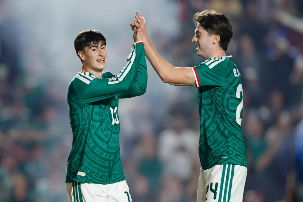 Mexico Overwhelms Iceland 4-0 in Queretaro Friendly 7 Mexico Overwhelms Iceland 4-0 in Queretaro Friendly