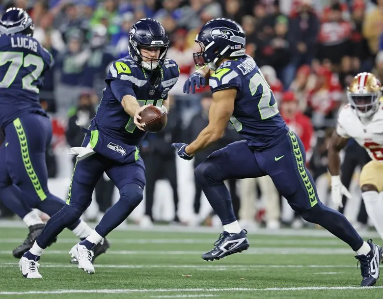 Defensive Duel: Seahawks Offense Sputters as Defense Shut Outs Patriots