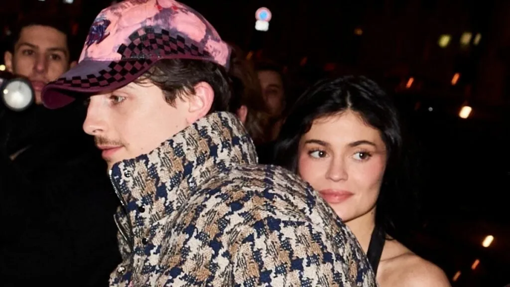 Timothée Chalamet Spotted with Anamaria Vartolomei in Paris 4 Timothée Chalamet Spotted with Anamaria Vartolomei in Paris