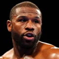 Floyd Mayweather Announces Professional Boxing Comeback