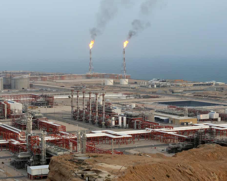 Iran Threatens Gulf Energy Sites After Israeli Strike on South Pars