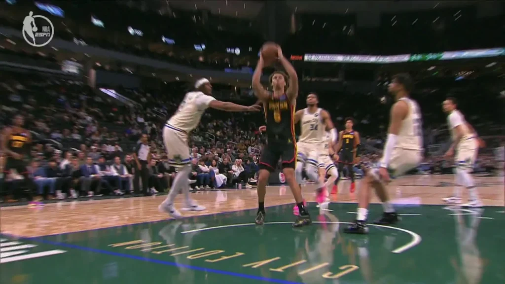 Atlanta Hawks Defeat Milwaukee Bucks 131-113 to Secure Fifth Consecutive Win