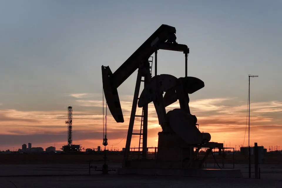 Oil Prices Ease as US Issues Russian Oil Waiver 4 Oil Prices Ease as US Issues Russian Oil Waiver