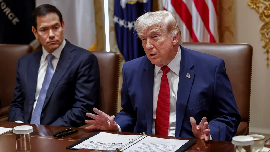 Trump Signs Executive Order to Pay TSA Agents Amid Shutdown