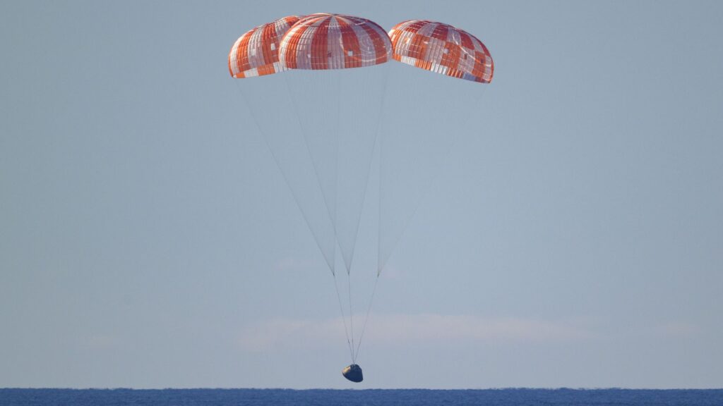 Artemis II Crew Returns to Earth After Historic Lunar Mission 2 1000008269