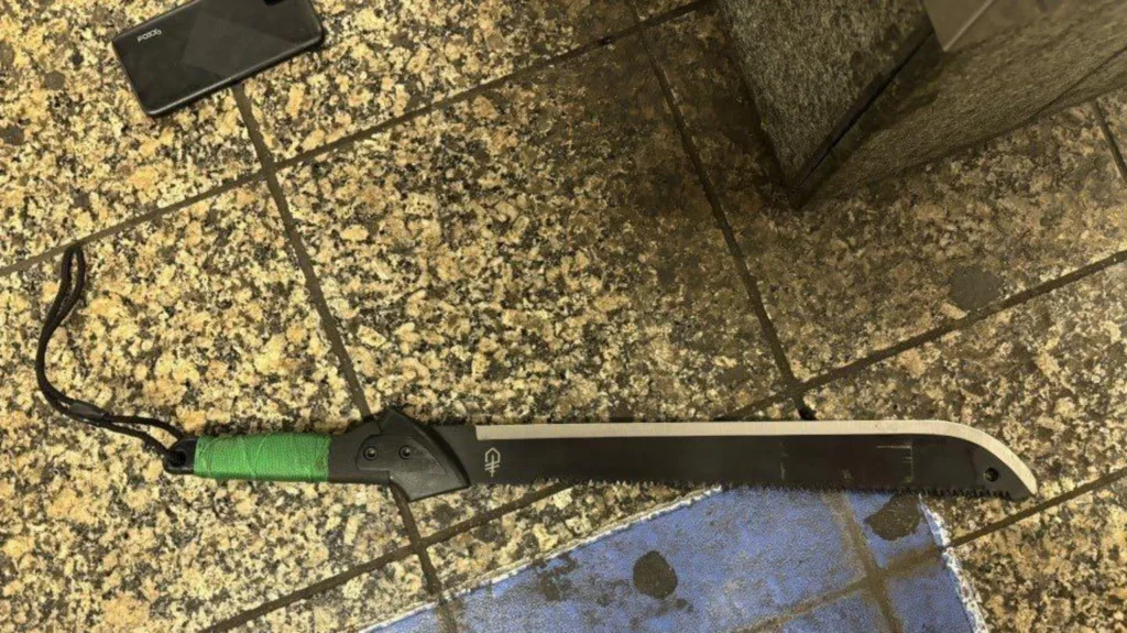 Police Kill Grand Central Machete Attacker Claiming to be Lucifer 2 1000008789