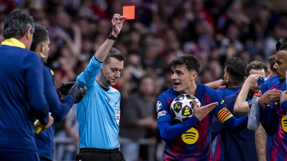 Raphinha Slams ‘Robbery’ in Barca Champions League Exit