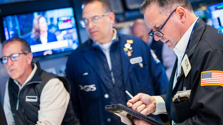 Dow Jumps 800 Points as S&P 500 Hits 7,100