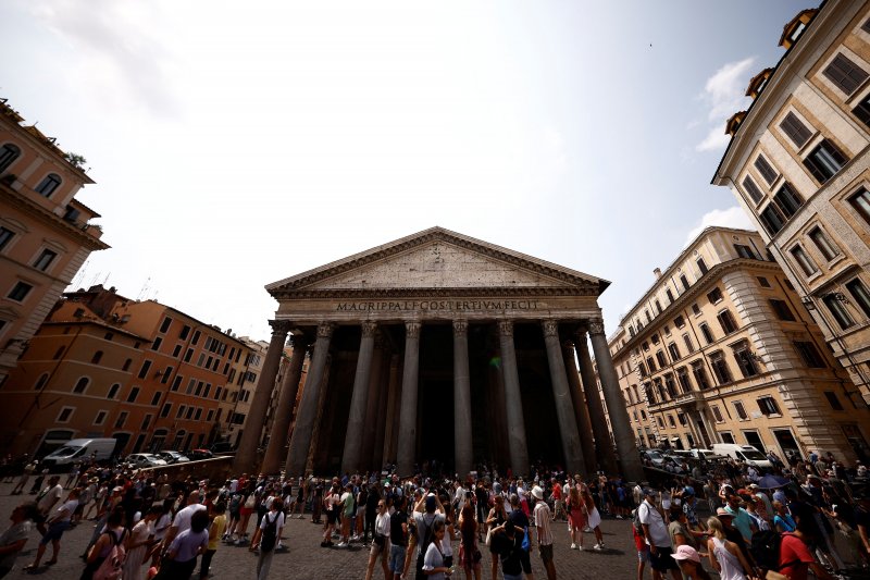 Italy to Raise Pantheon Entry Fee to 7 Euros