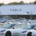 Musk Offers Amends for Tesla FSD Deficit