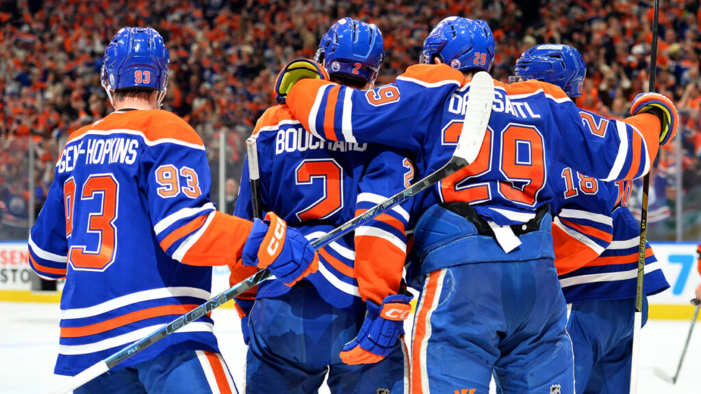 Oilers Win Game 5 to Stave Off Elimination Against Ducks 2 Oilers Win Game 5 to Stave Off Elimination Against Ducks
