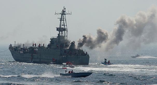 U.S. Sinks Iranian Boats as ‘Project Freedom’ Triggers Gulf Clash 3 U.S. Sinks Iranian Boats as ‘Project Freedom’ Triggers Gulf Clash