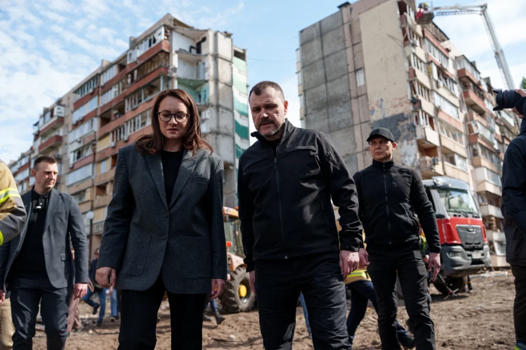 Death Toll Hits 24 Following Russian Missile Strike on Kyiv Apartment