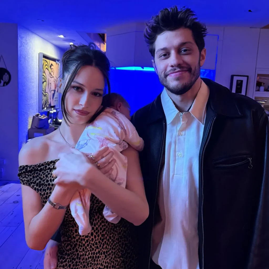 Pete Davidson Source Denies Elsie Hewitt Support Claims 2 1000024938